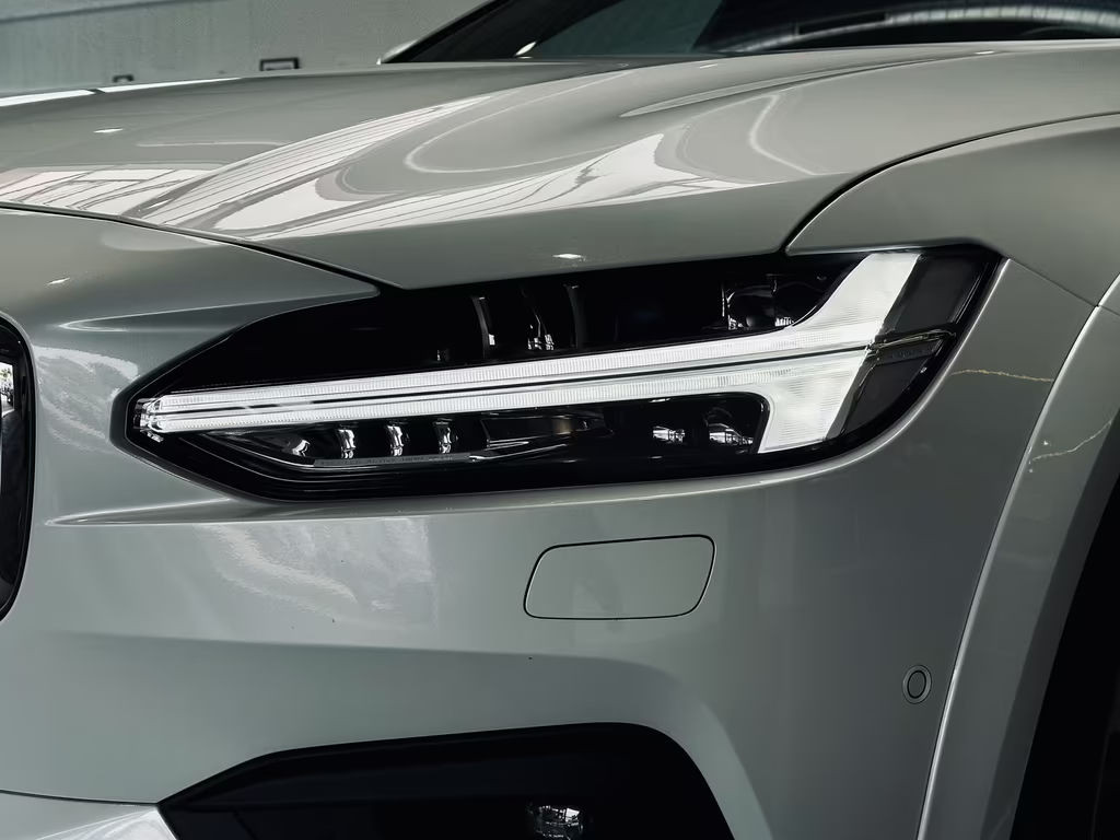 Volvo V90 Cross Country