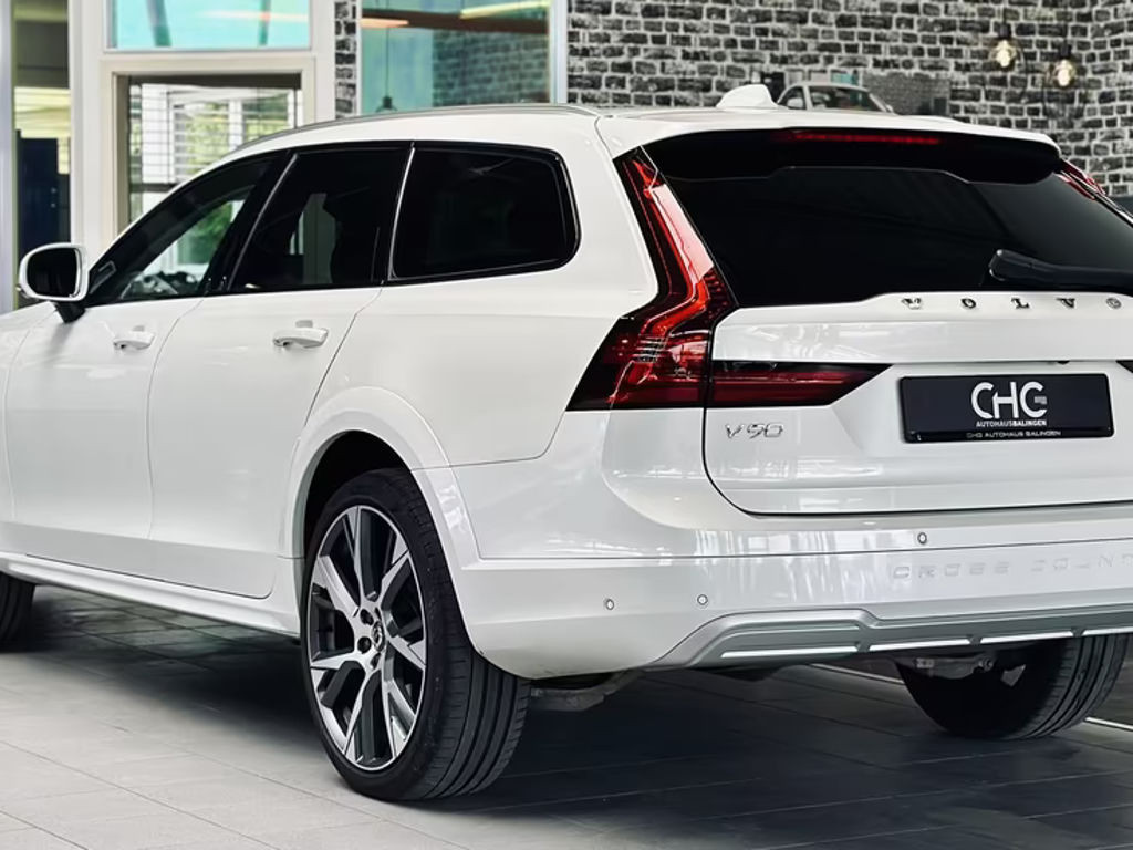 Volvo V90 Cross Country