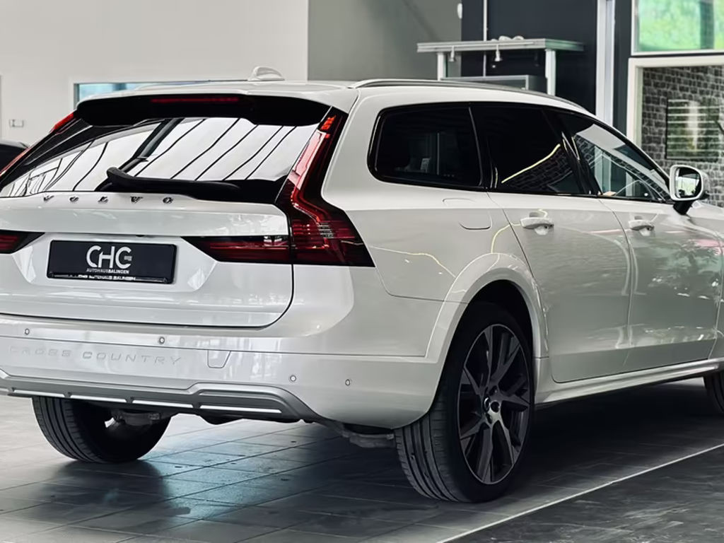 Volvo V90 Cross Country