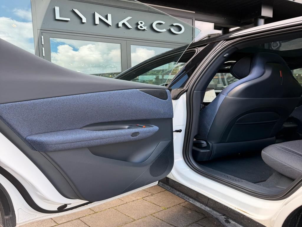 Lynk&Co 02
