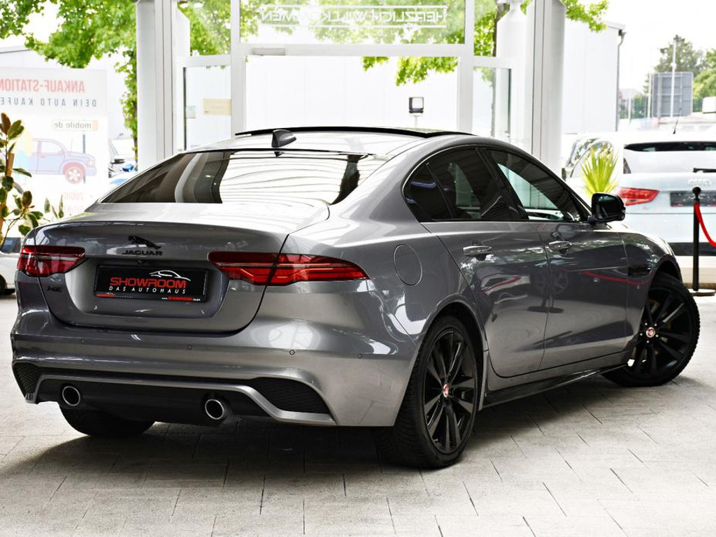 Jaguar XE