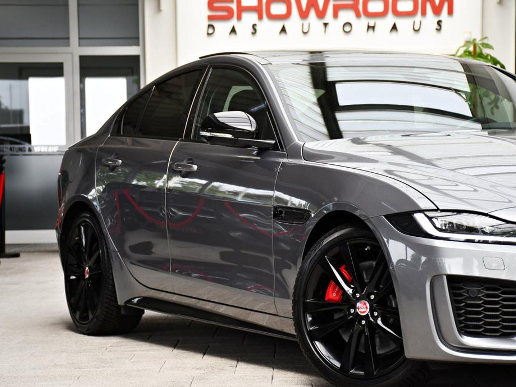 Jaguar XE