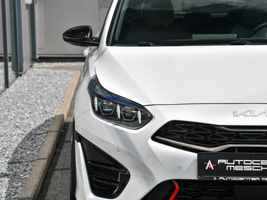 Kia ProCeed