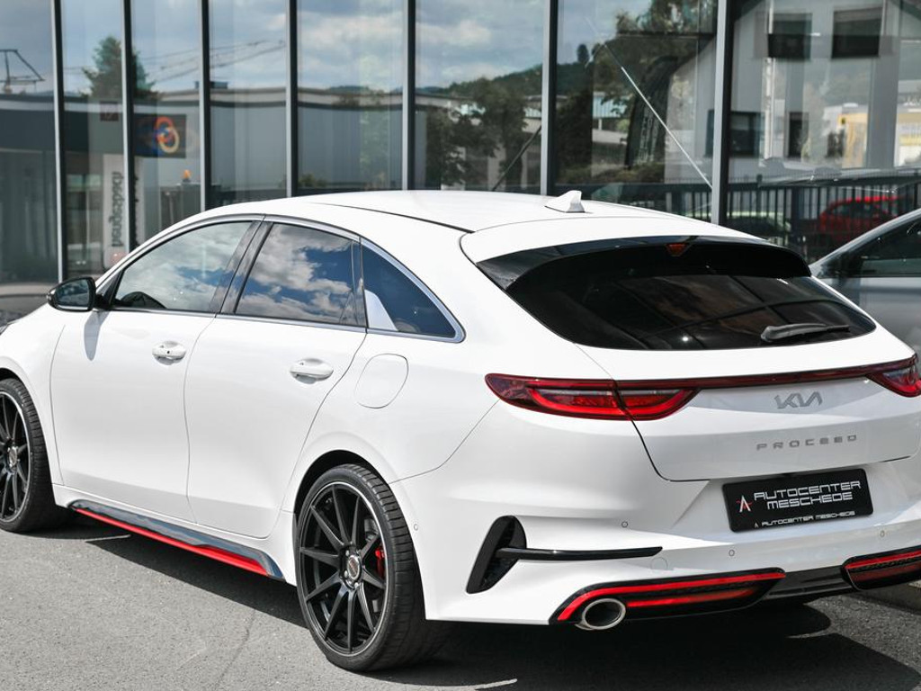Kia ProCeed