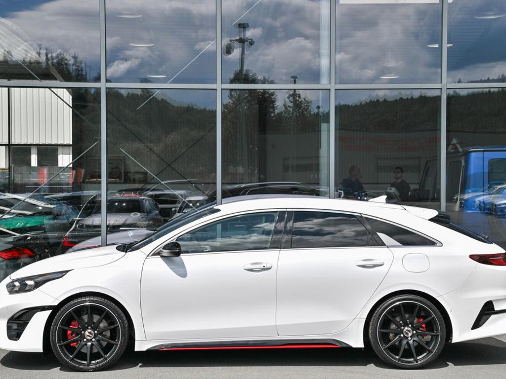 Kia ProCeed