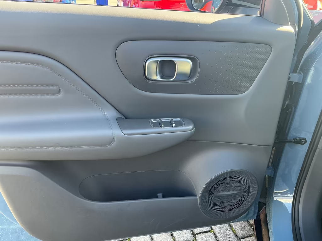 Leapmotor B10