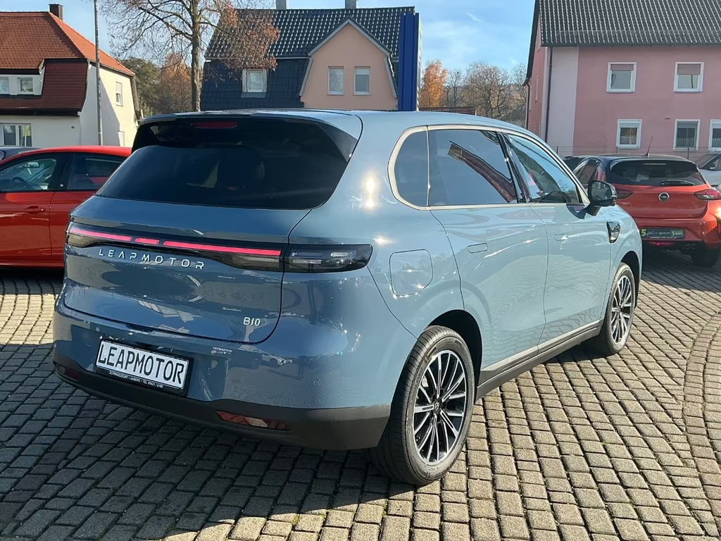 Leapmotor B10