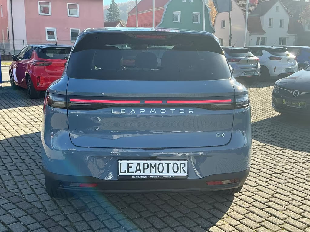 Leapmotor B10