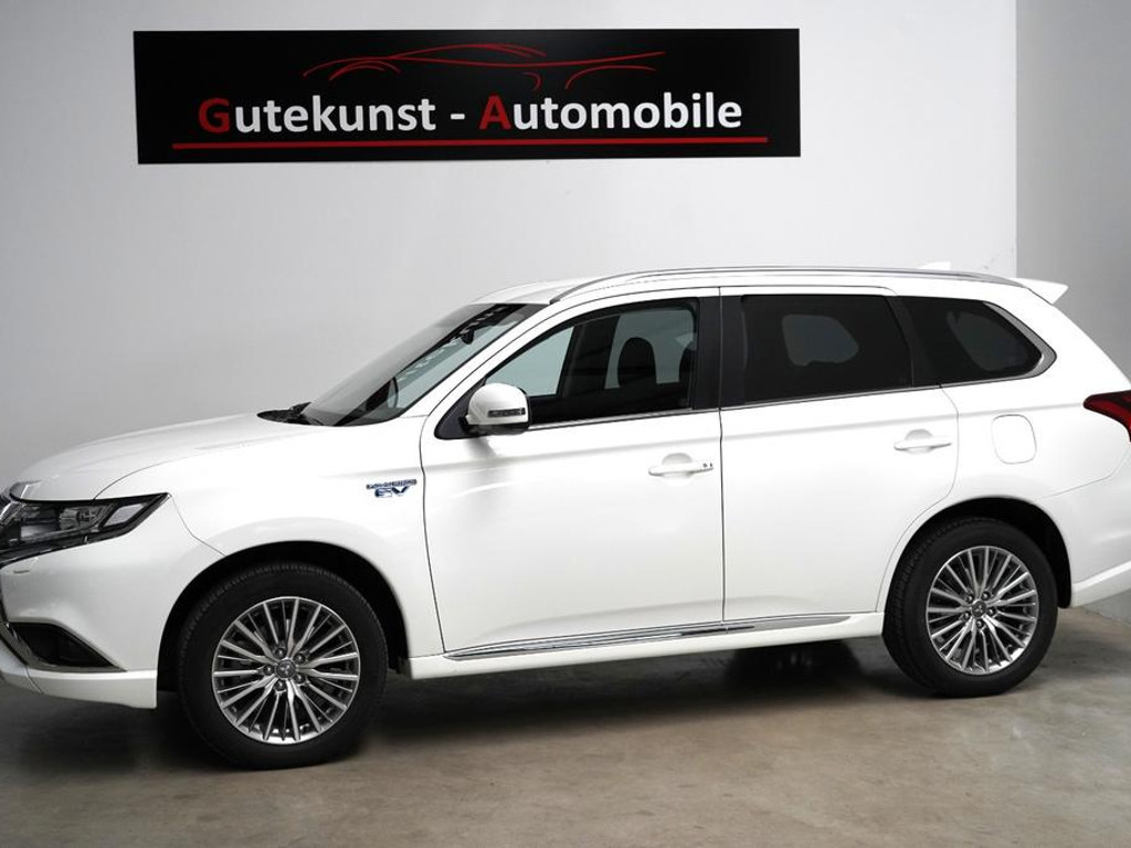 Mitsubishi Outlander PHEV 4WD
