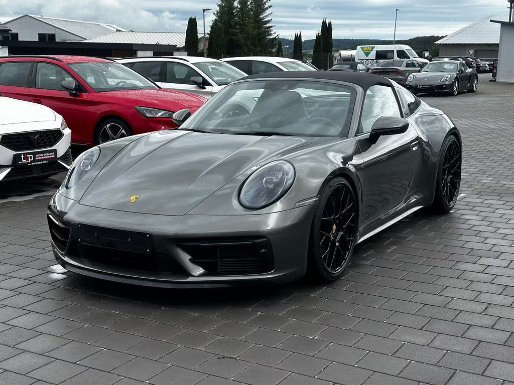 Porsche 911 GTS 4 992 Cabriolet Targa
