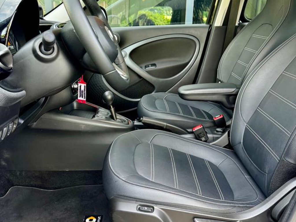 Smart EQ forfour