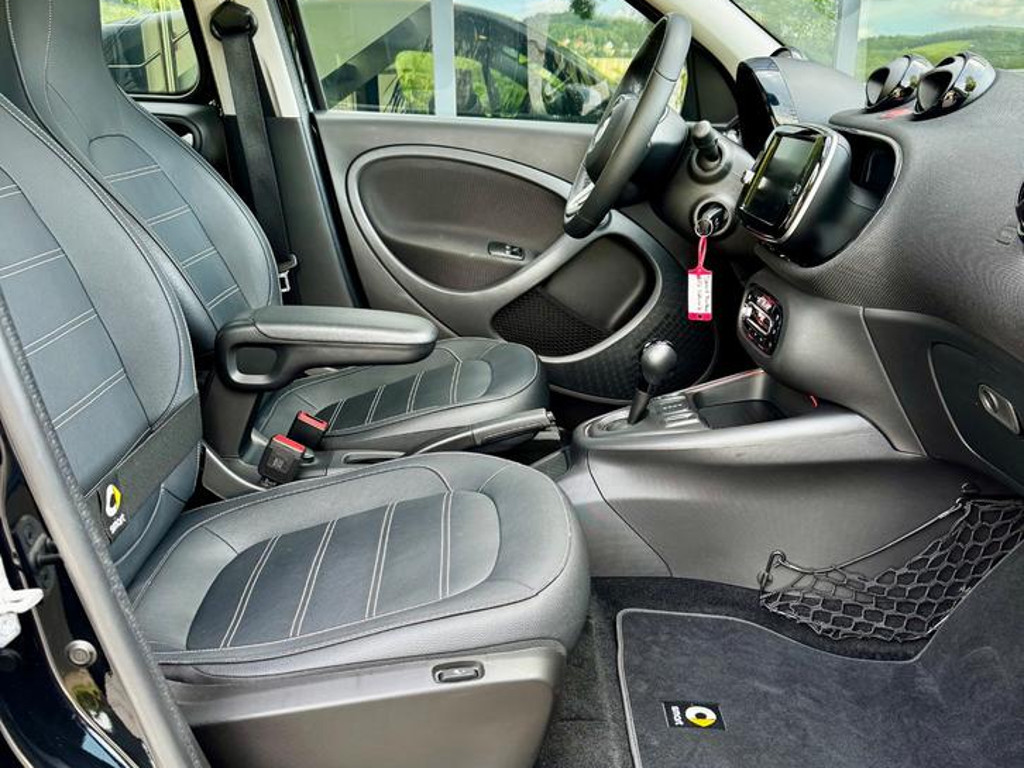 Smart EQ forfour