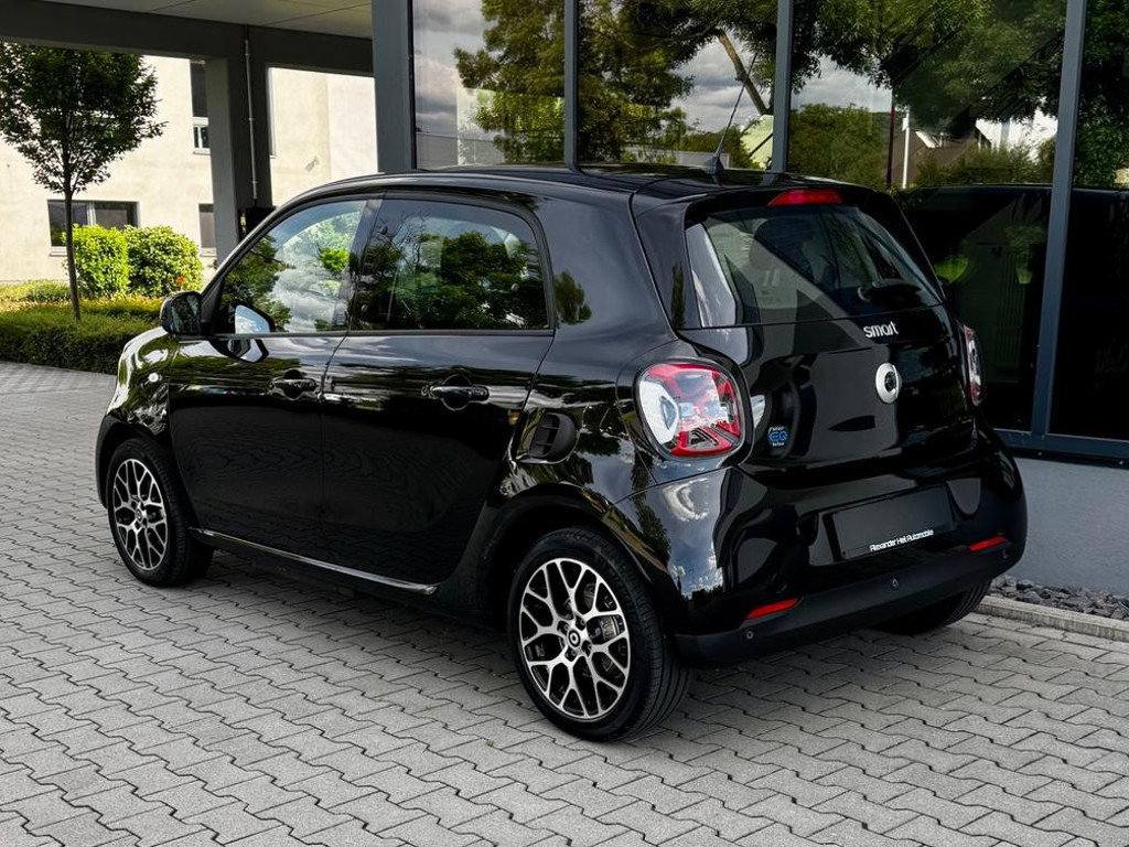 Smart EQ forfour