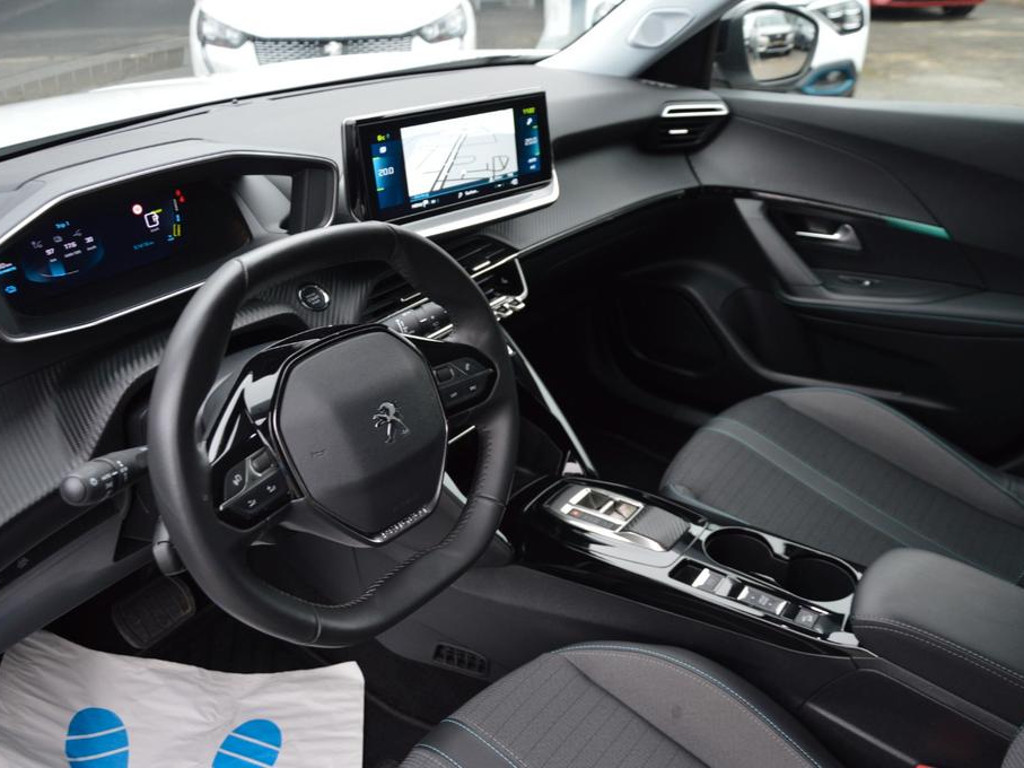 Peugeot e-2008