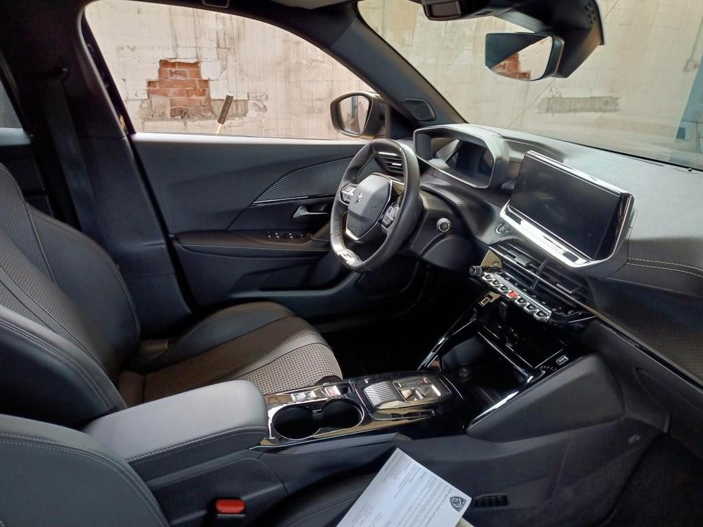 Peugeot e-2008