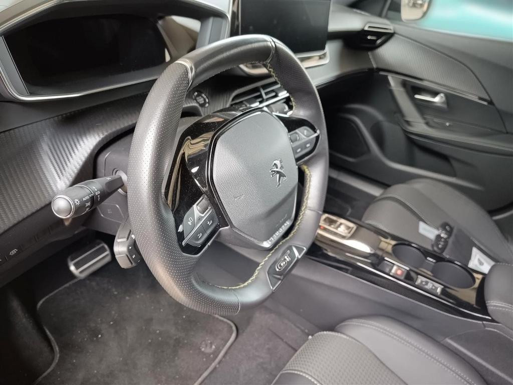 Peugeot e-2008