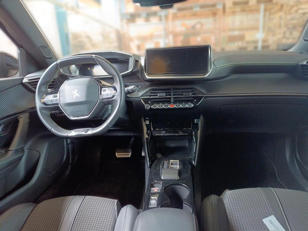 Peugeot e-2008