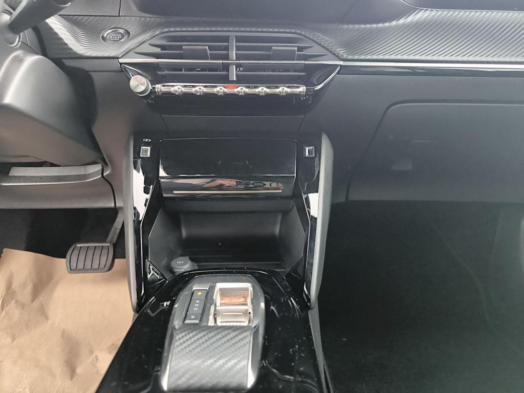 Peugeot e-2008