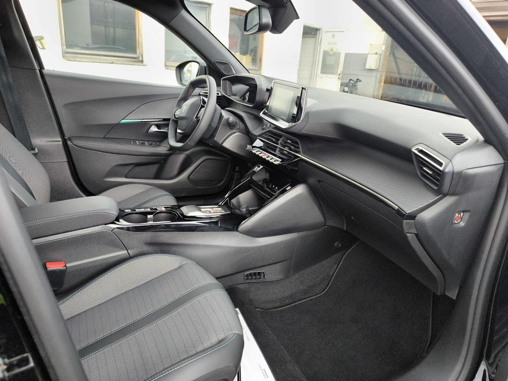 Peugeot e-2008