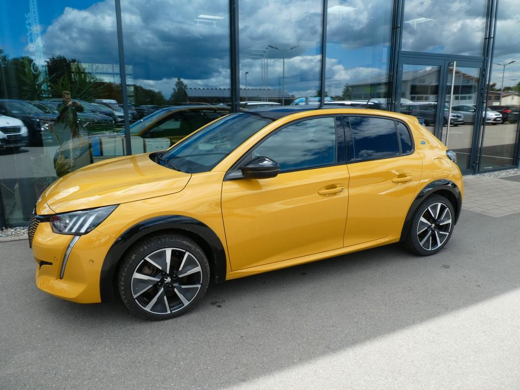 Peugeot e-208