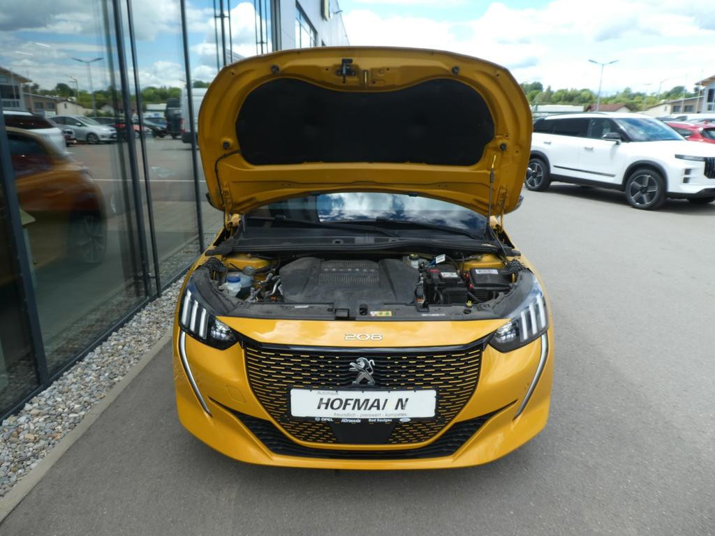 Peugeot e-208