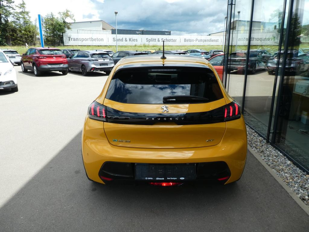 Peugeot e-208