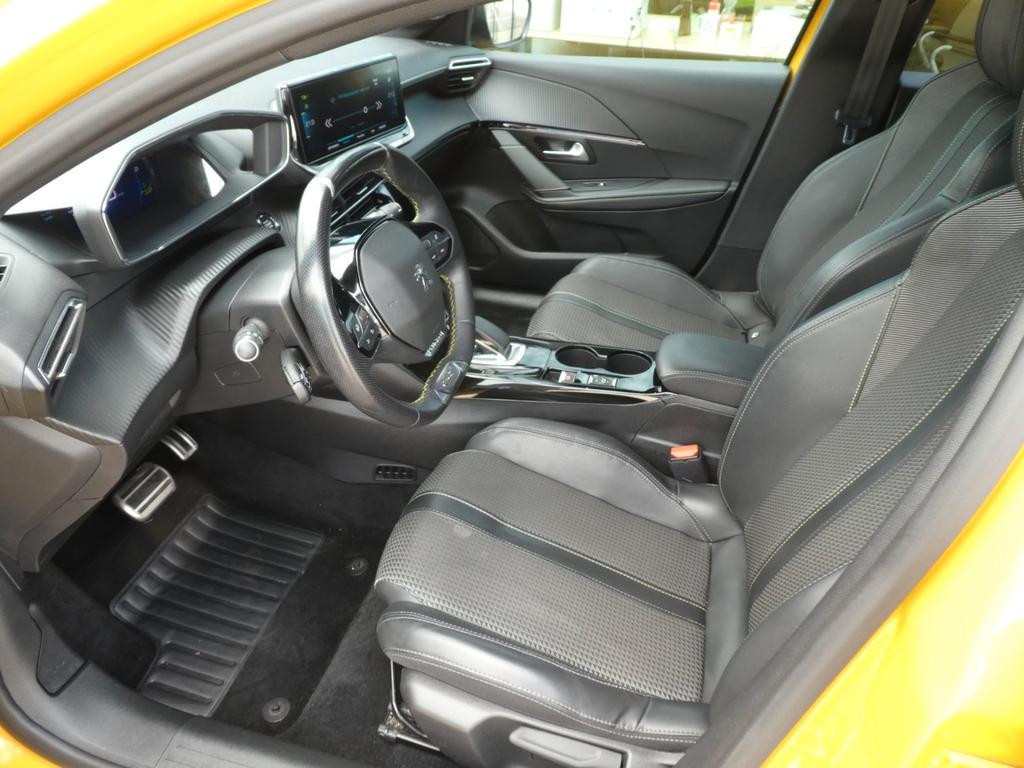 Peugeot e-208