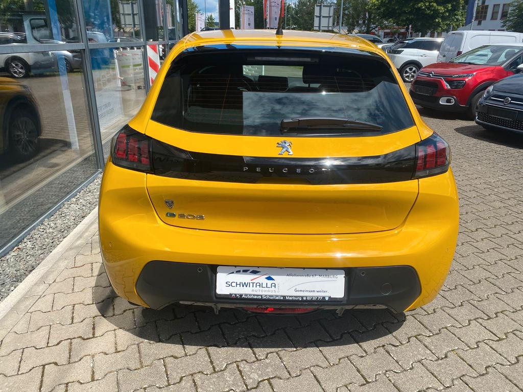 Peugeot e-208