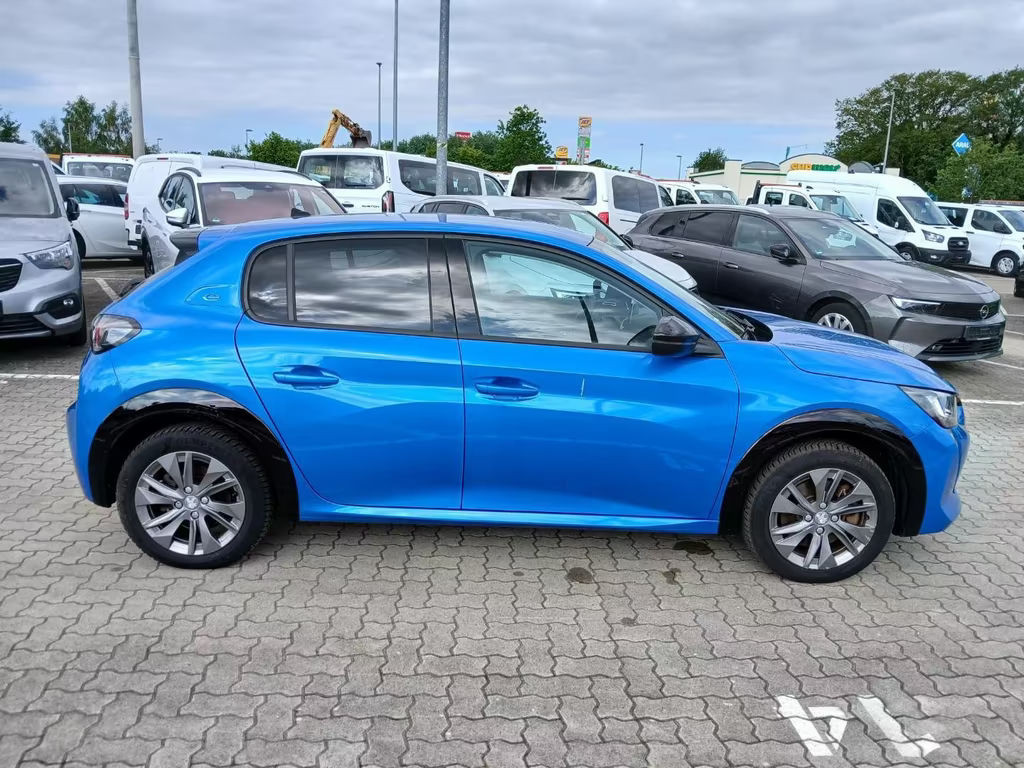 Peugeot e-208