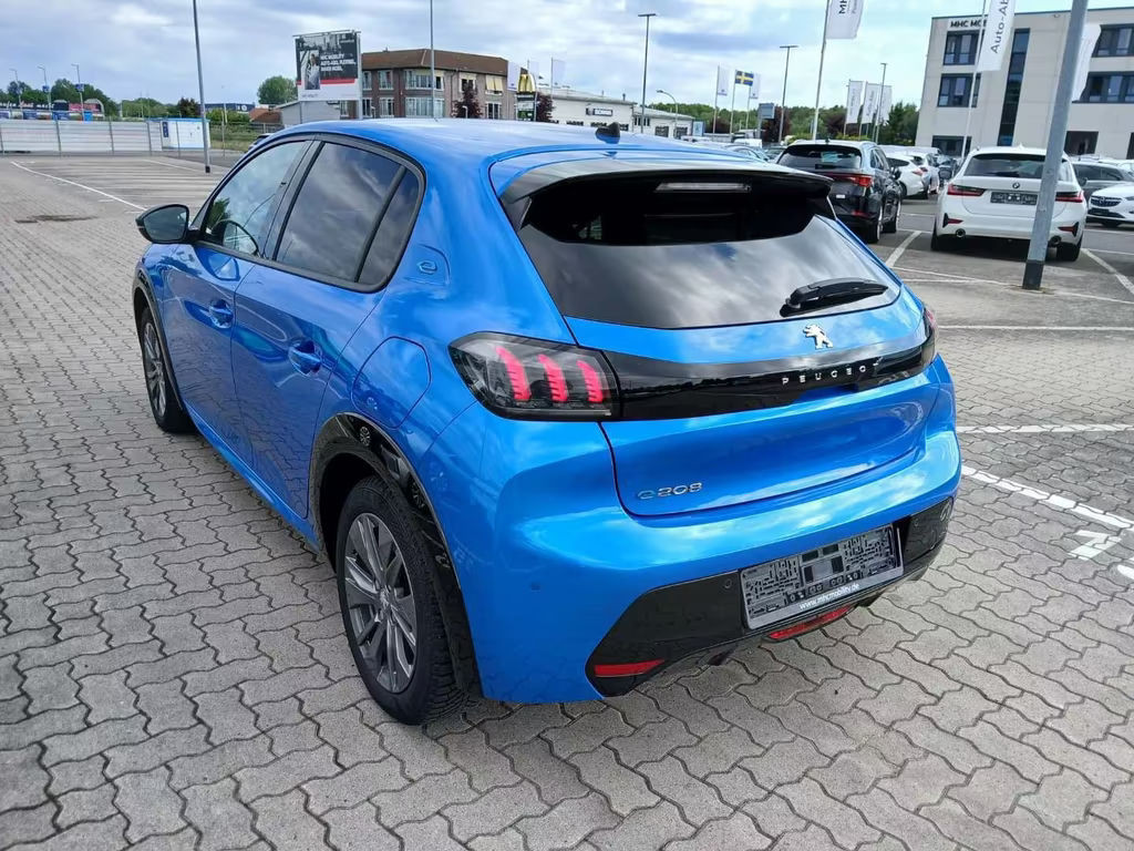 Peugeot e-208
