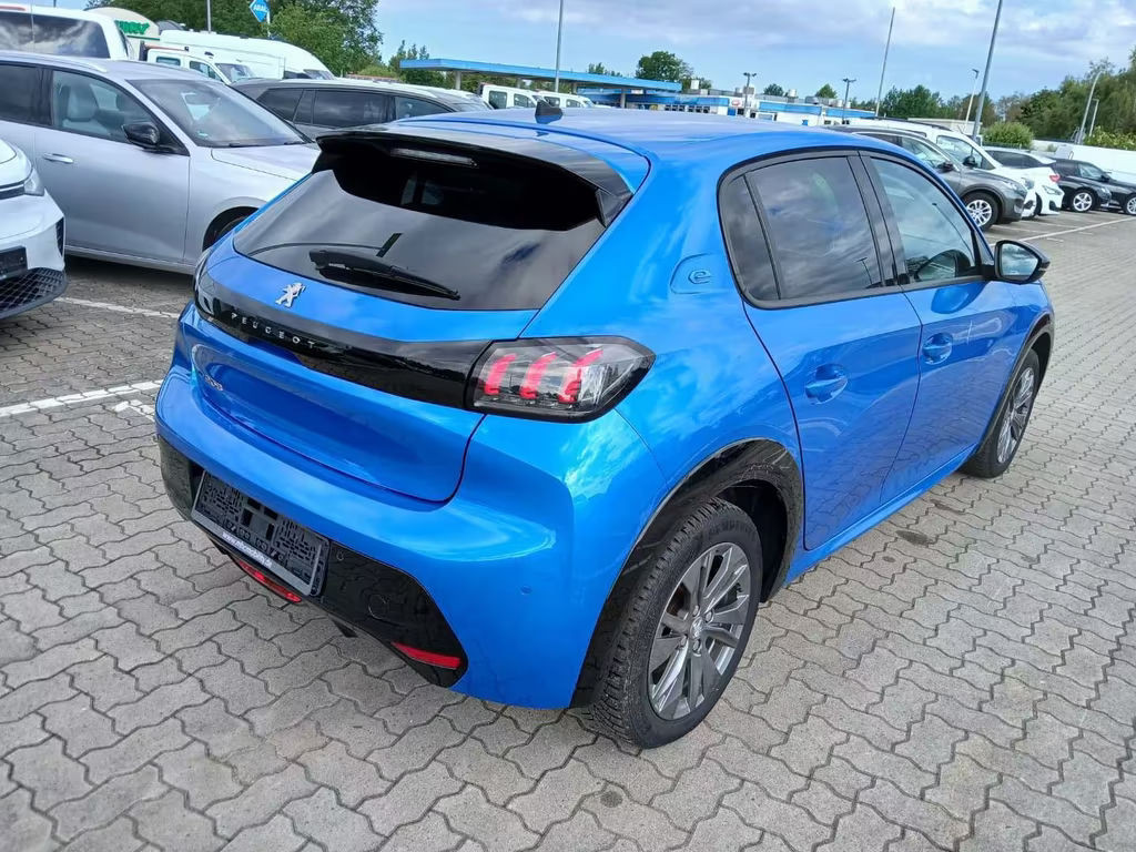 Peugeot e-208