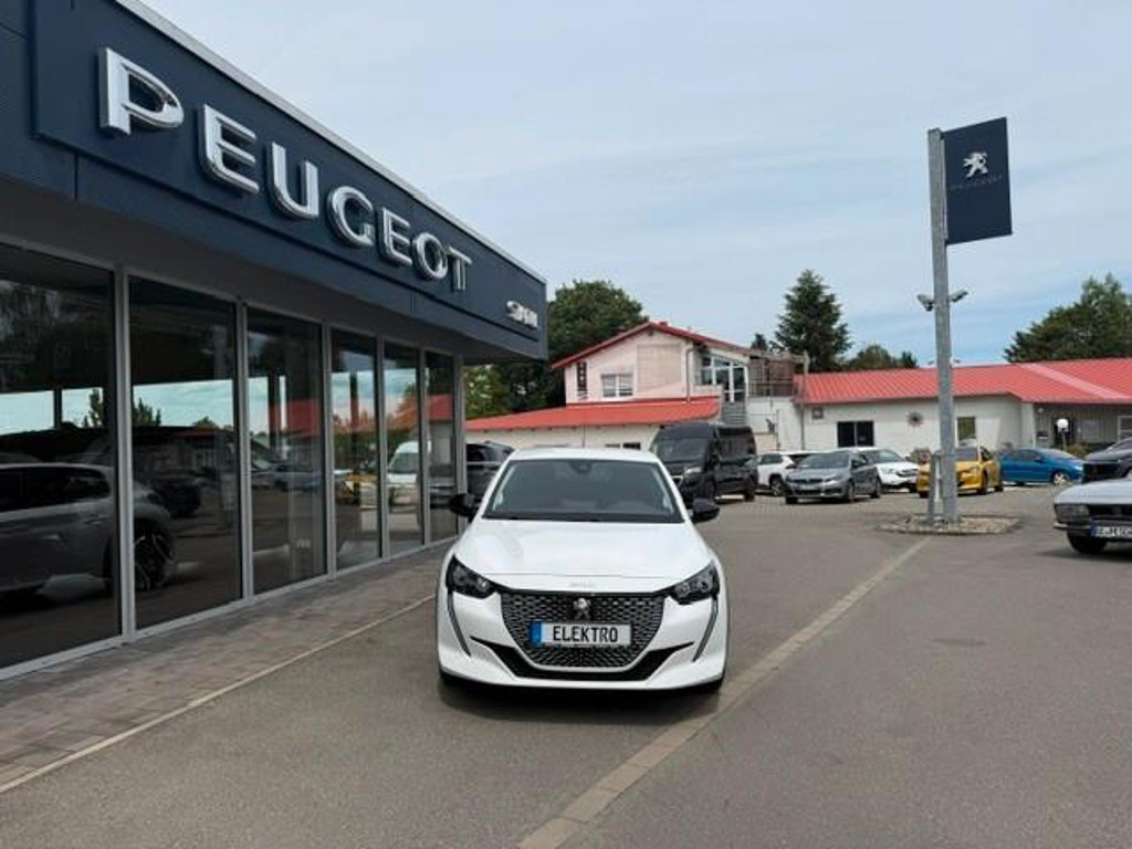 Peugeot e-208