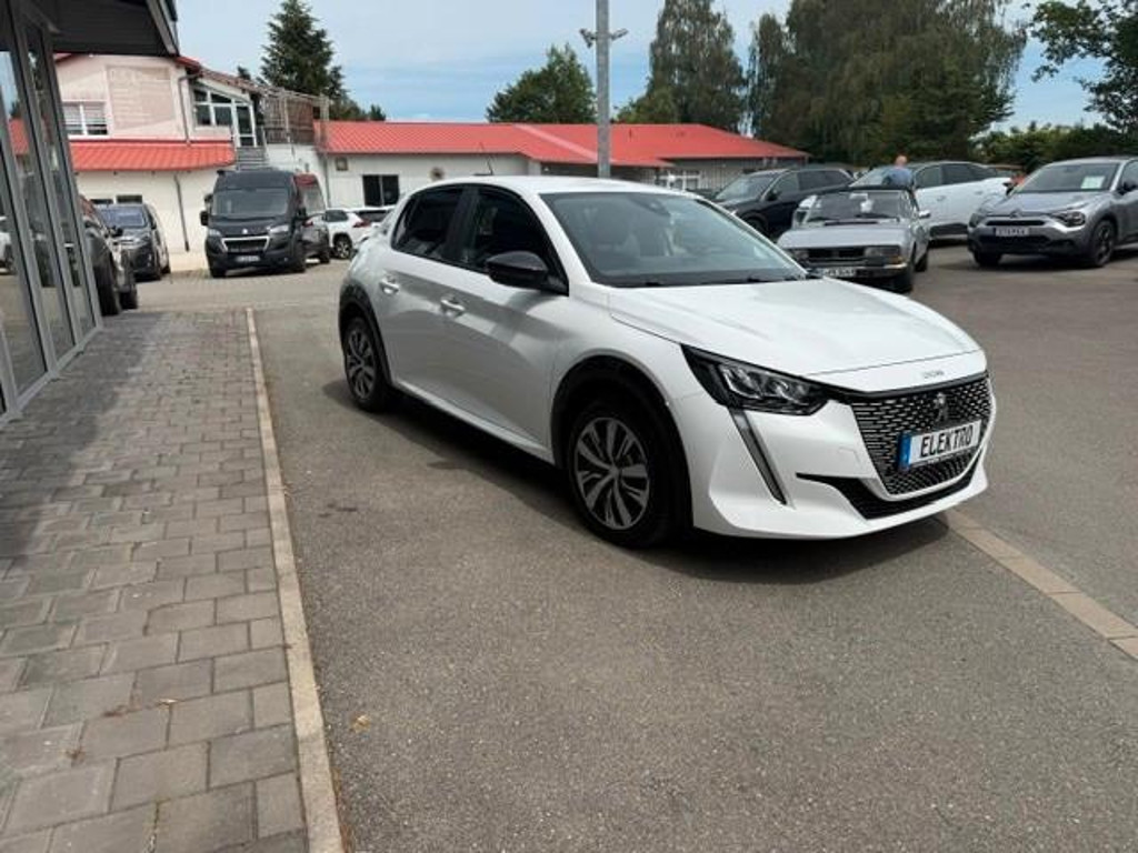 Peugeot e-208