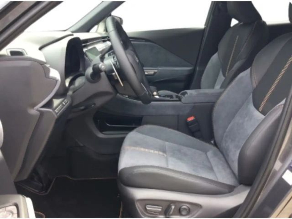 Lexus LBX