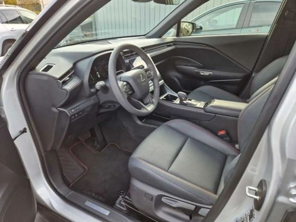Lexus LBX