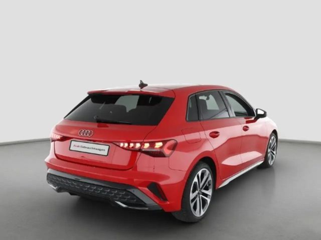 Audi A3 Sportback Sedan S-Line 30 TFSI