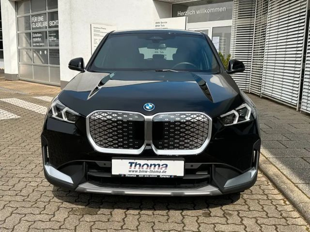 BMW iX1