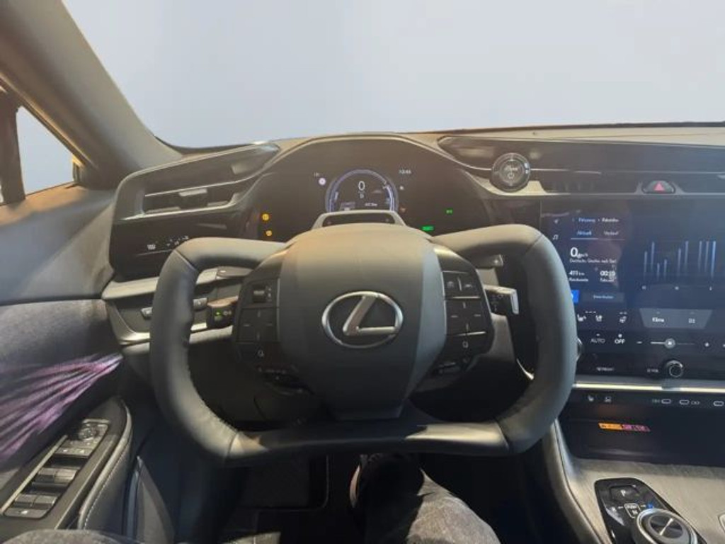 Lexus RZ