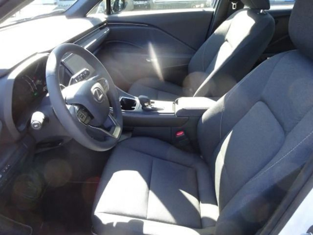 Lexus LBX