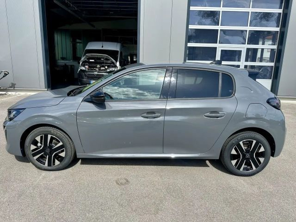 Peugeot e-208