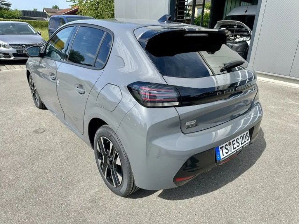 Peugeot e-208