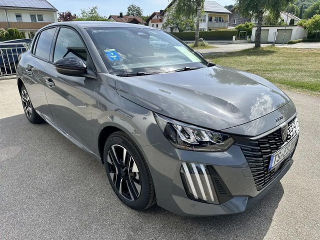Peugeot e-208