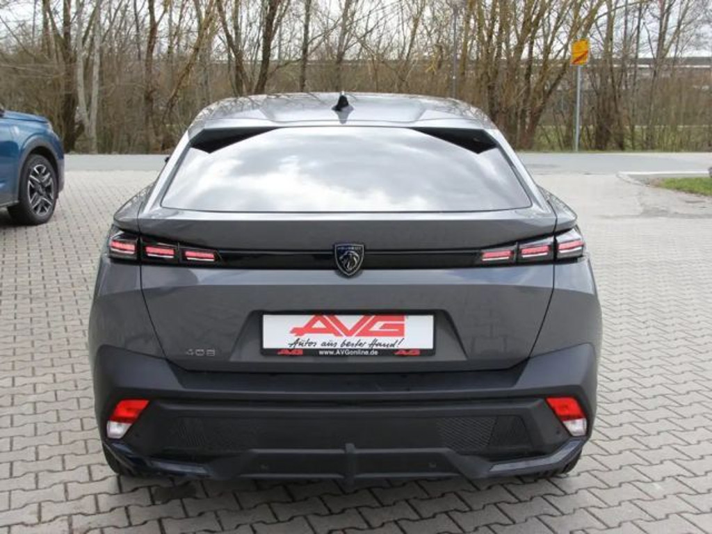 Peugeot 408
