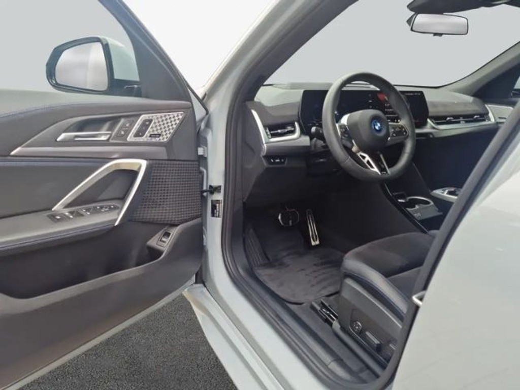 BMW iX2