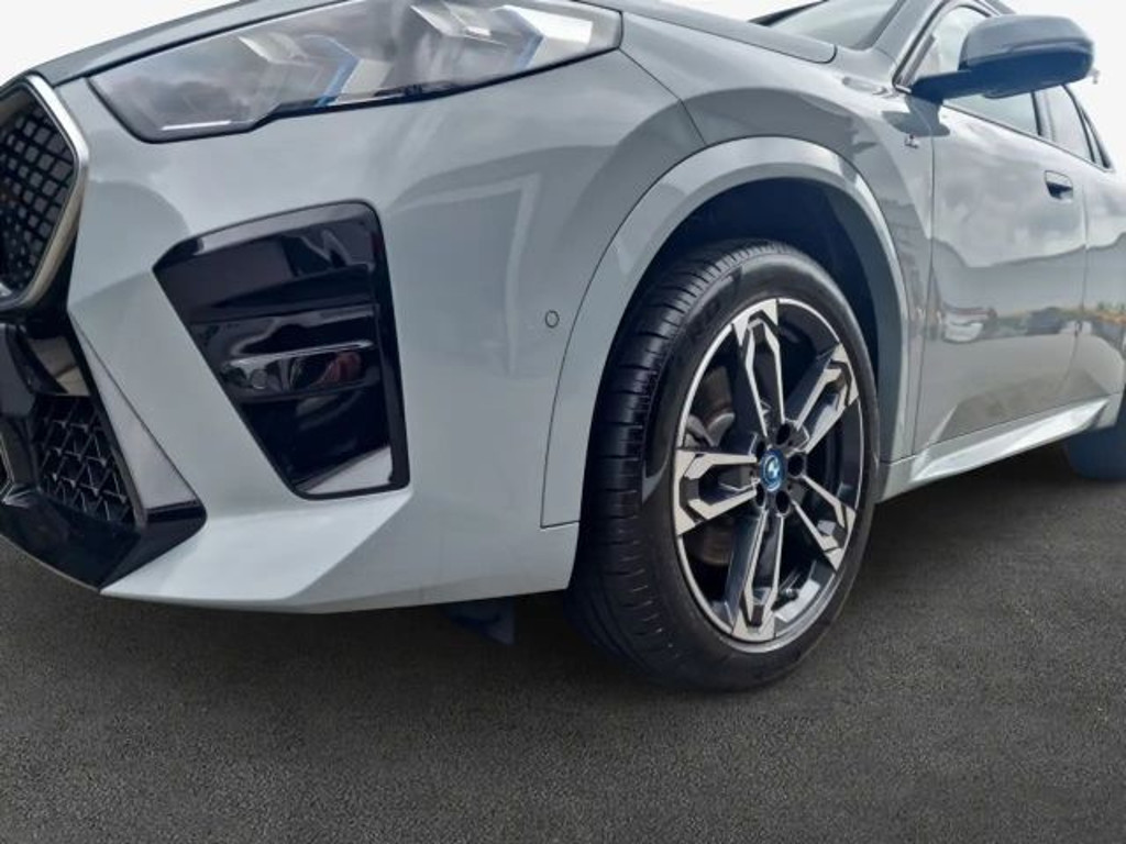 BMW iX2