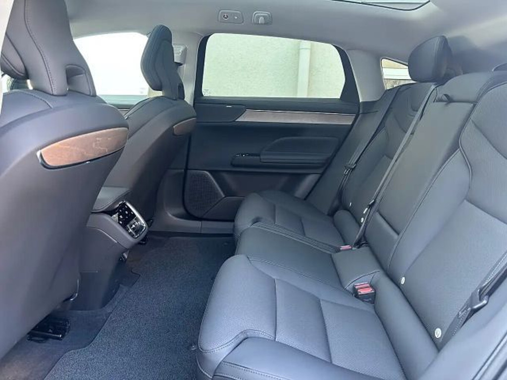 Volvo ES90