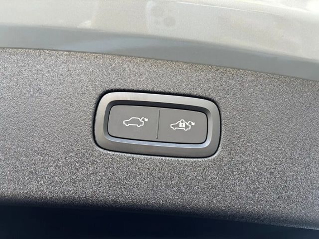 Volvo ES90