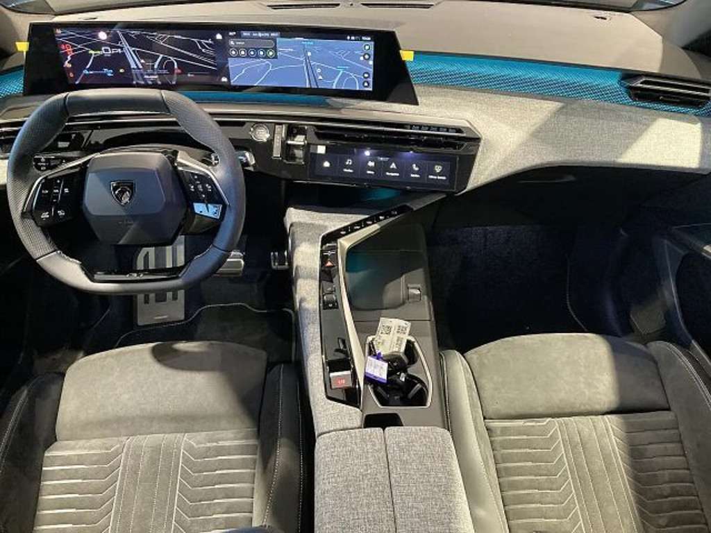 Peugeot E-5008