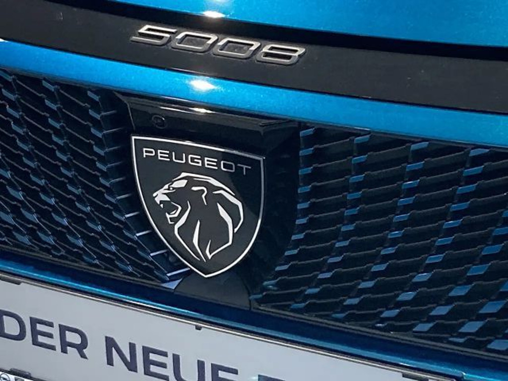 Peugeot E-5008