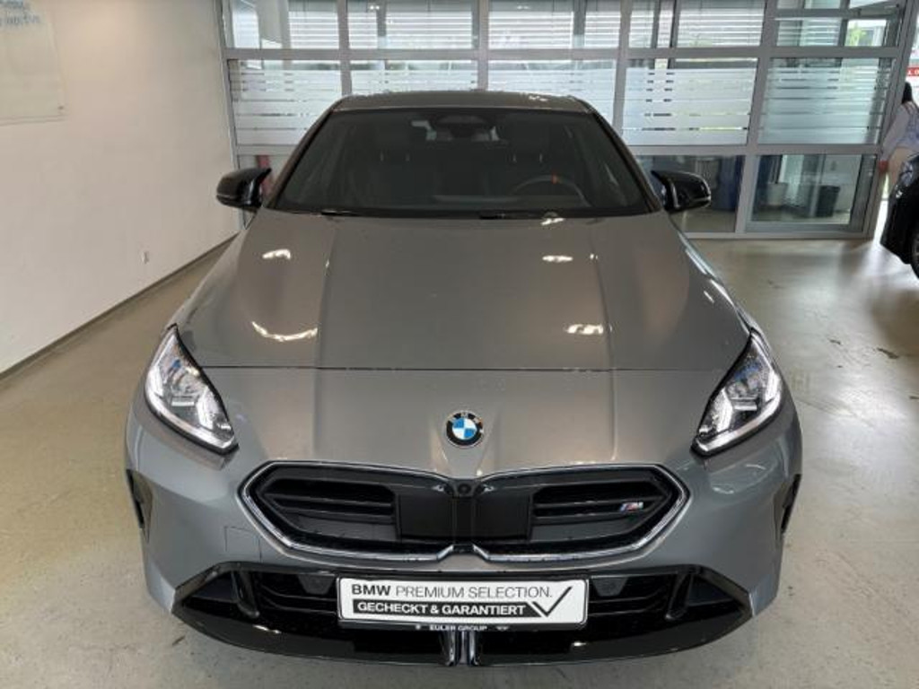 BMW M235